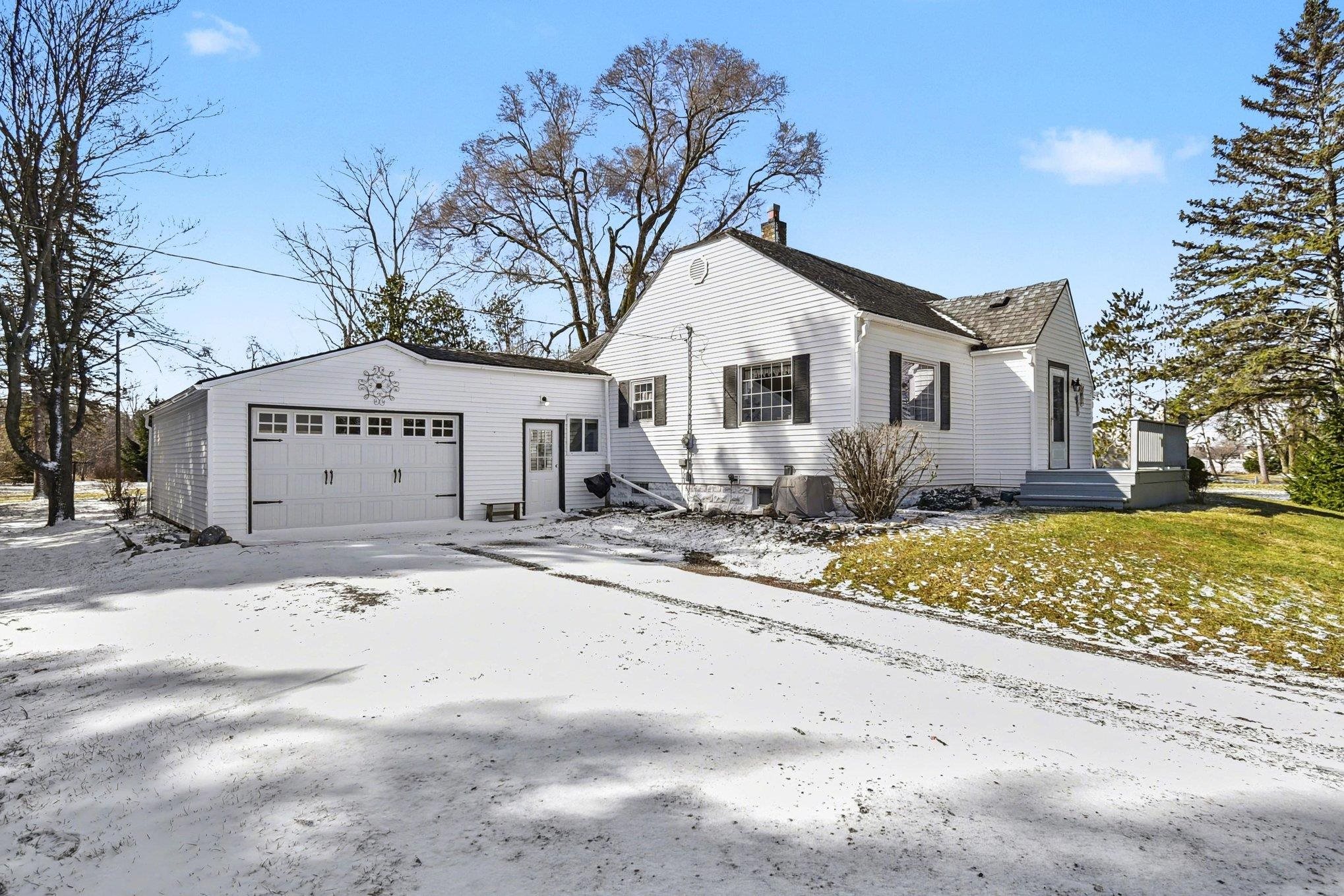 1799 Conrad Road Standish, MI 48658 - Photo 3 of 24