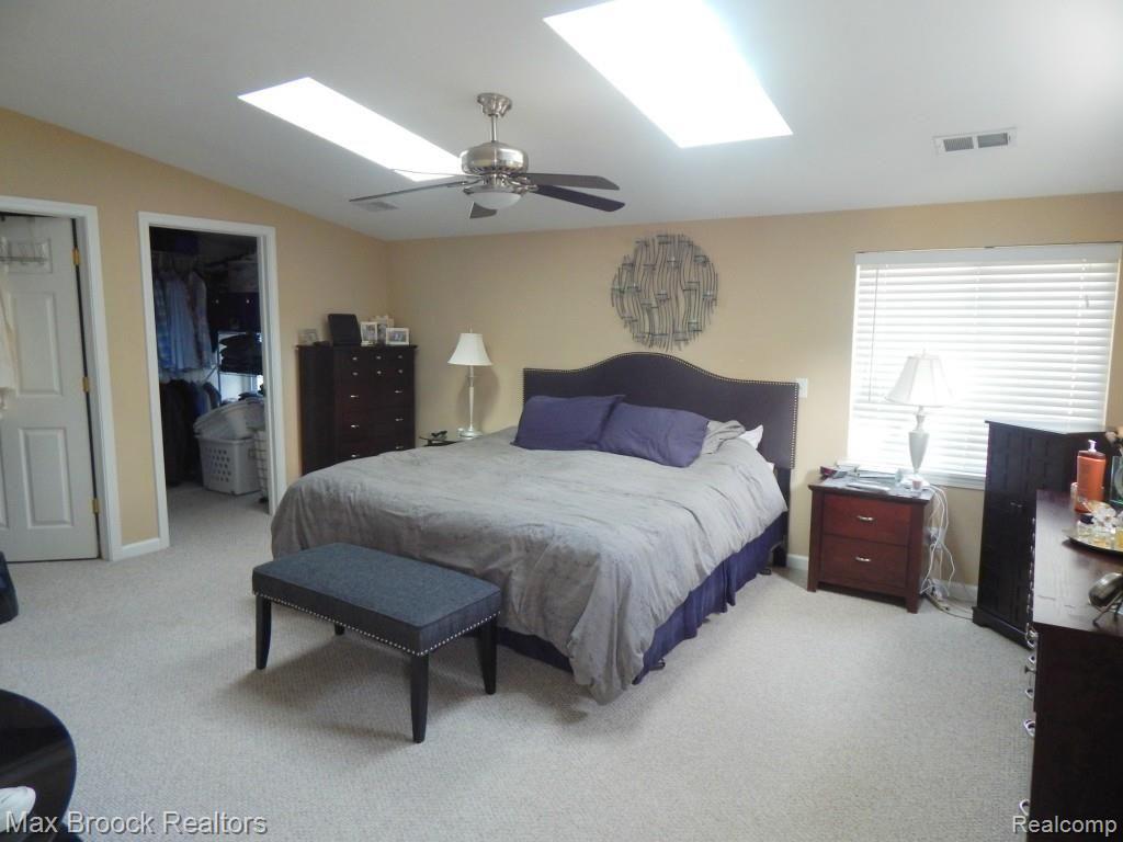1998 Cambridge Road Berkley, MI 48072 - Photo 6 of 13 Master Bedroom.jpg