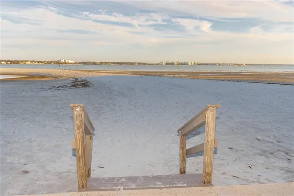 $2,700 | 830 South Gulfview Boulevard, Unit 501, Clearwater, FL 33767