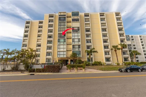 $2,700 | 830 South Gulfview Boulevard, Unit 501, Clearwater, FL 33767