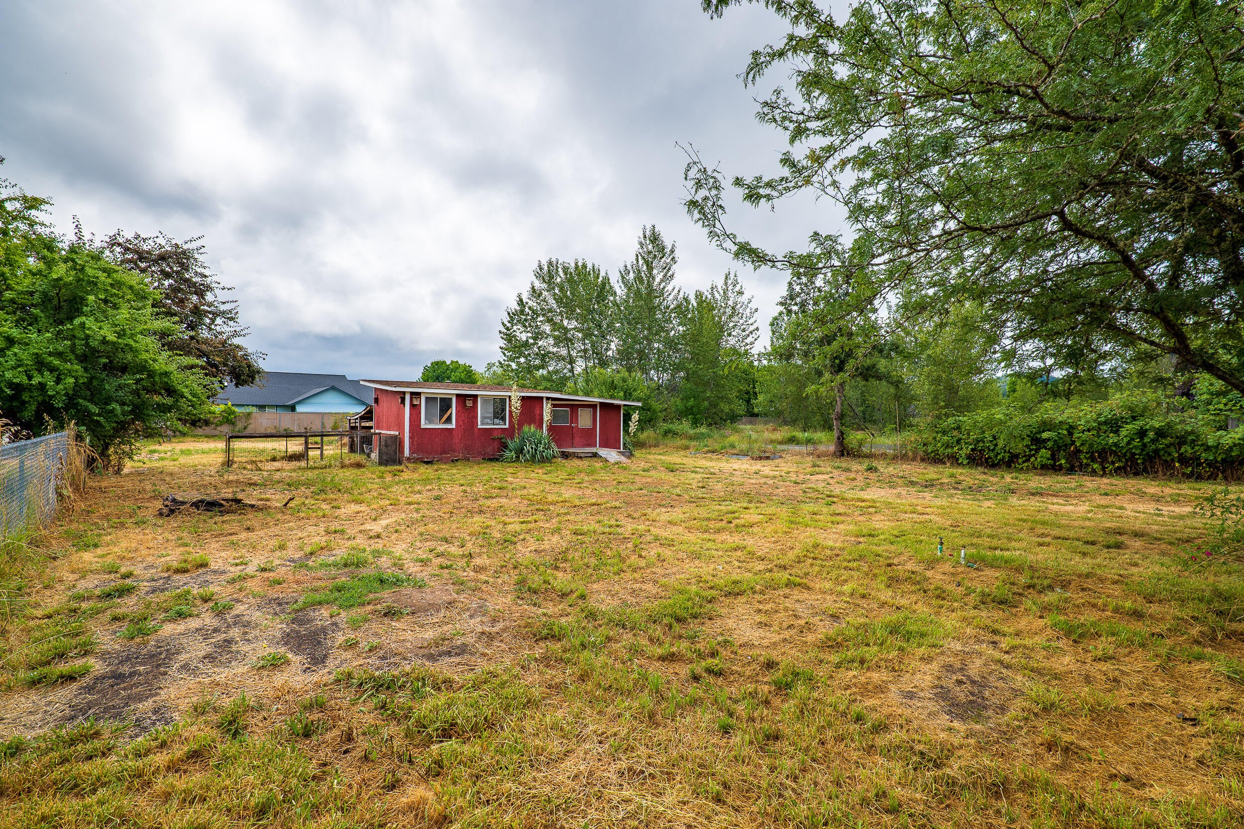 1711 Leonard Road Grants Pass, OR 97527 - Photo 30 of 40 1711SWLeonardRd-030