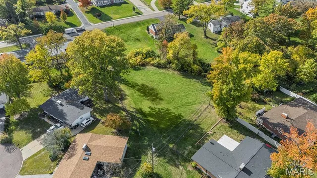 $425,000 | 10225 East Watson Road, St. Louis, MO 63127