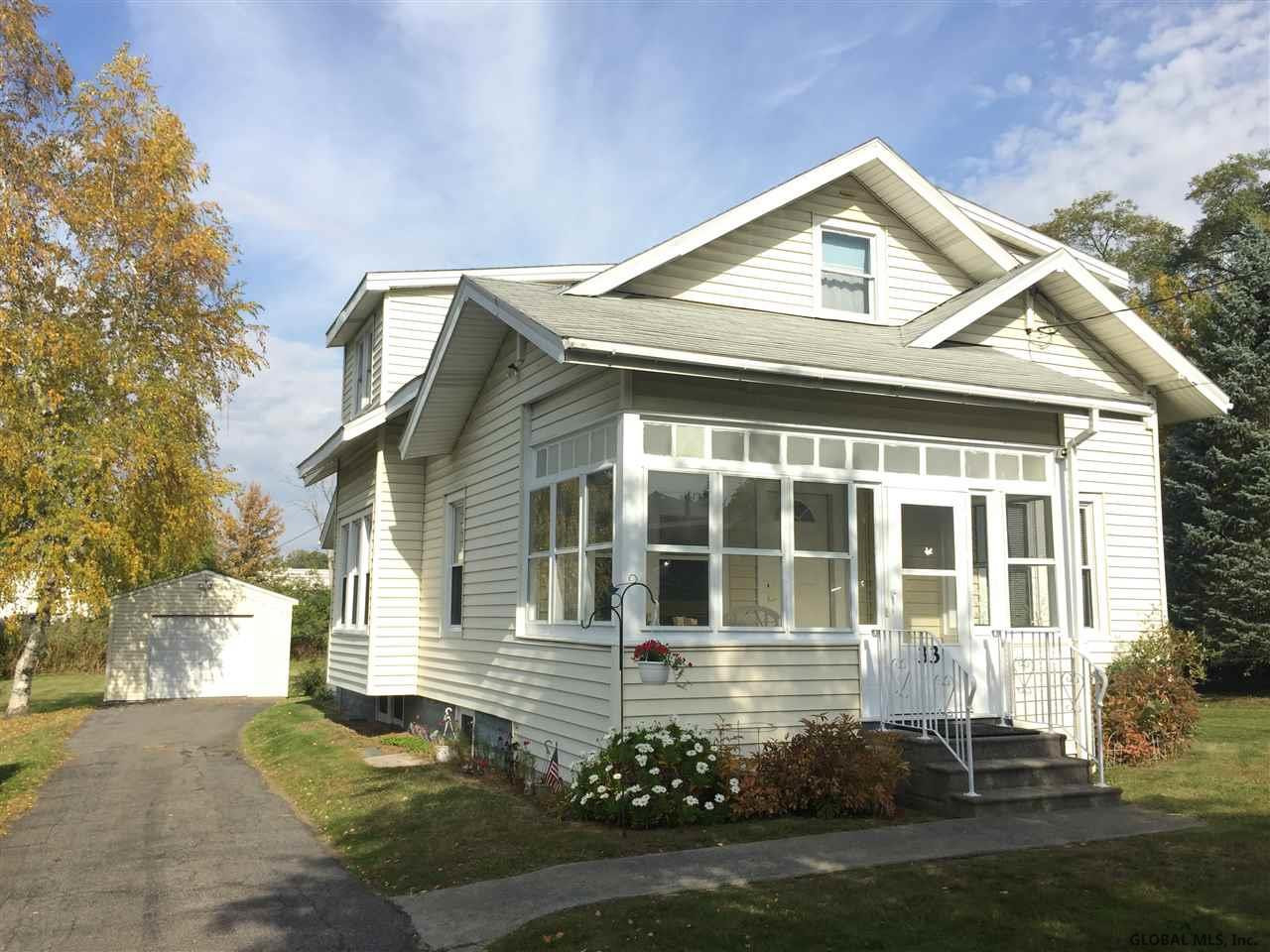 33 Central Taurus Road Schenectady, NY 12304 - Photo 2 of 25 Photo 2
