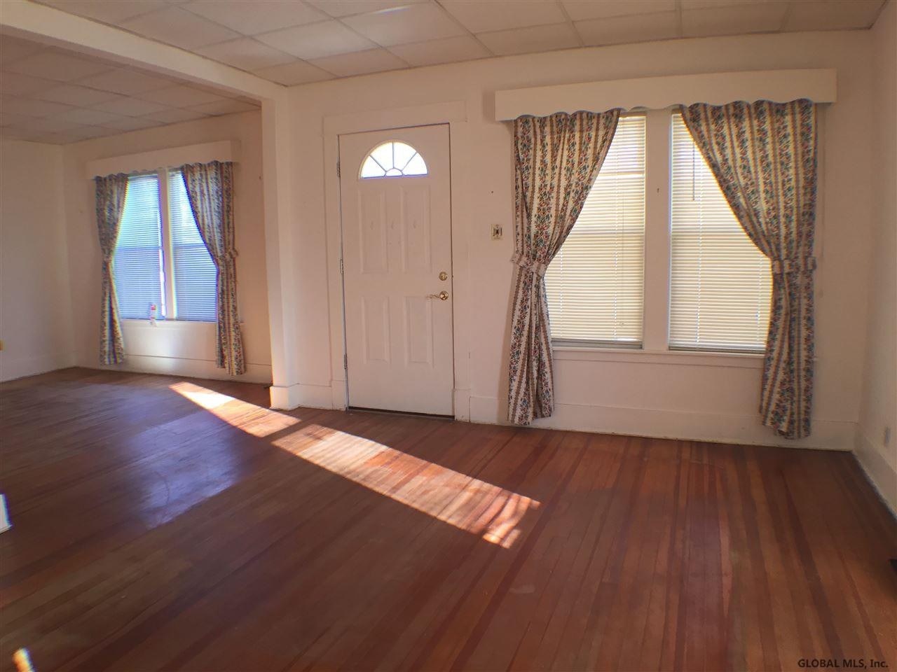 33 Central Taurus Road Schenectady, NY 12304 - Photo 4 of 25 Hardwood floors throughout