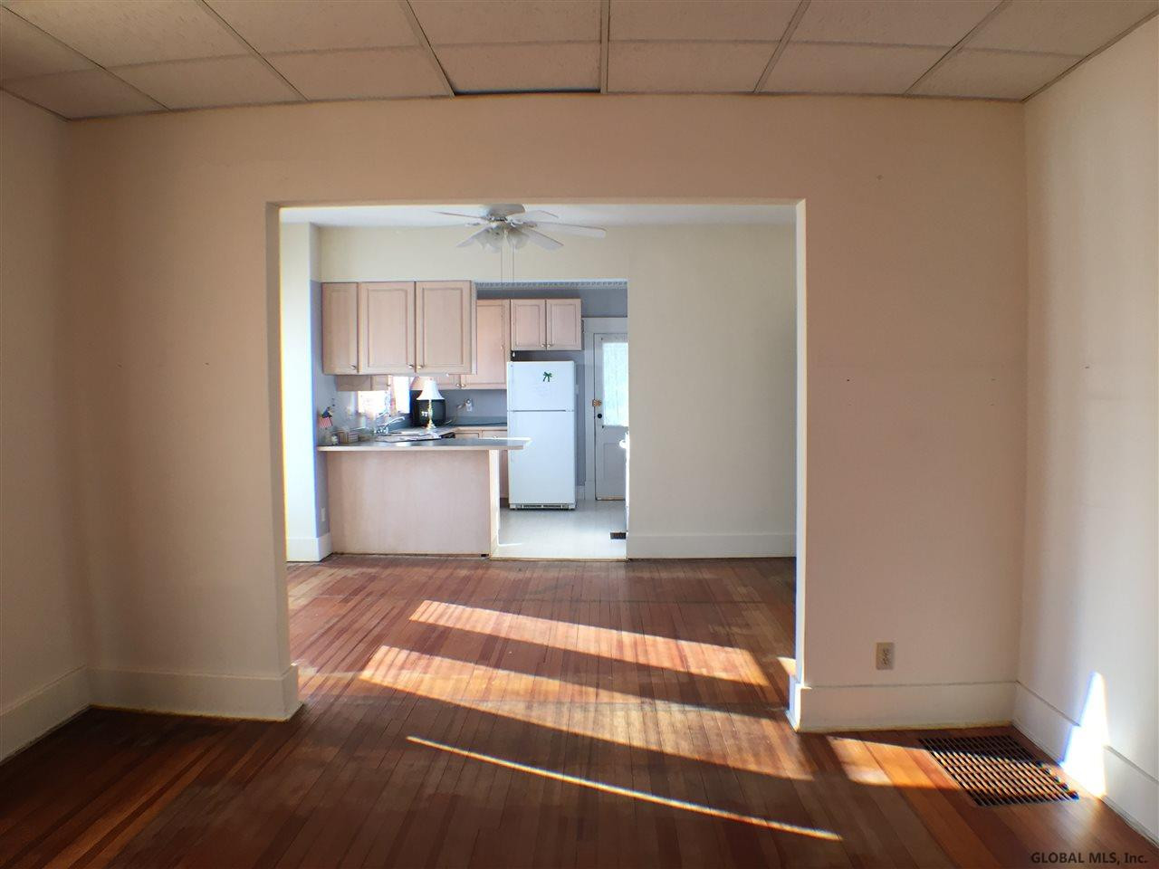 33 Central Taurus Road Schenectady, NY 12304 - Photo 6 of 25 Photo 6