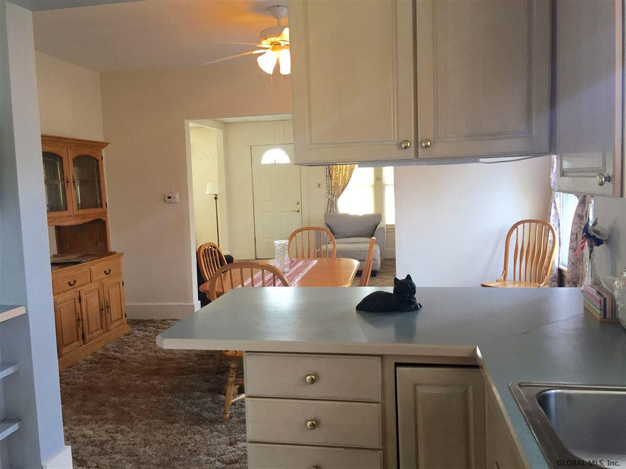 33 Central Taurus Road Schenectady, NY 12304 - Photo 8 of 25 Newer appliances
