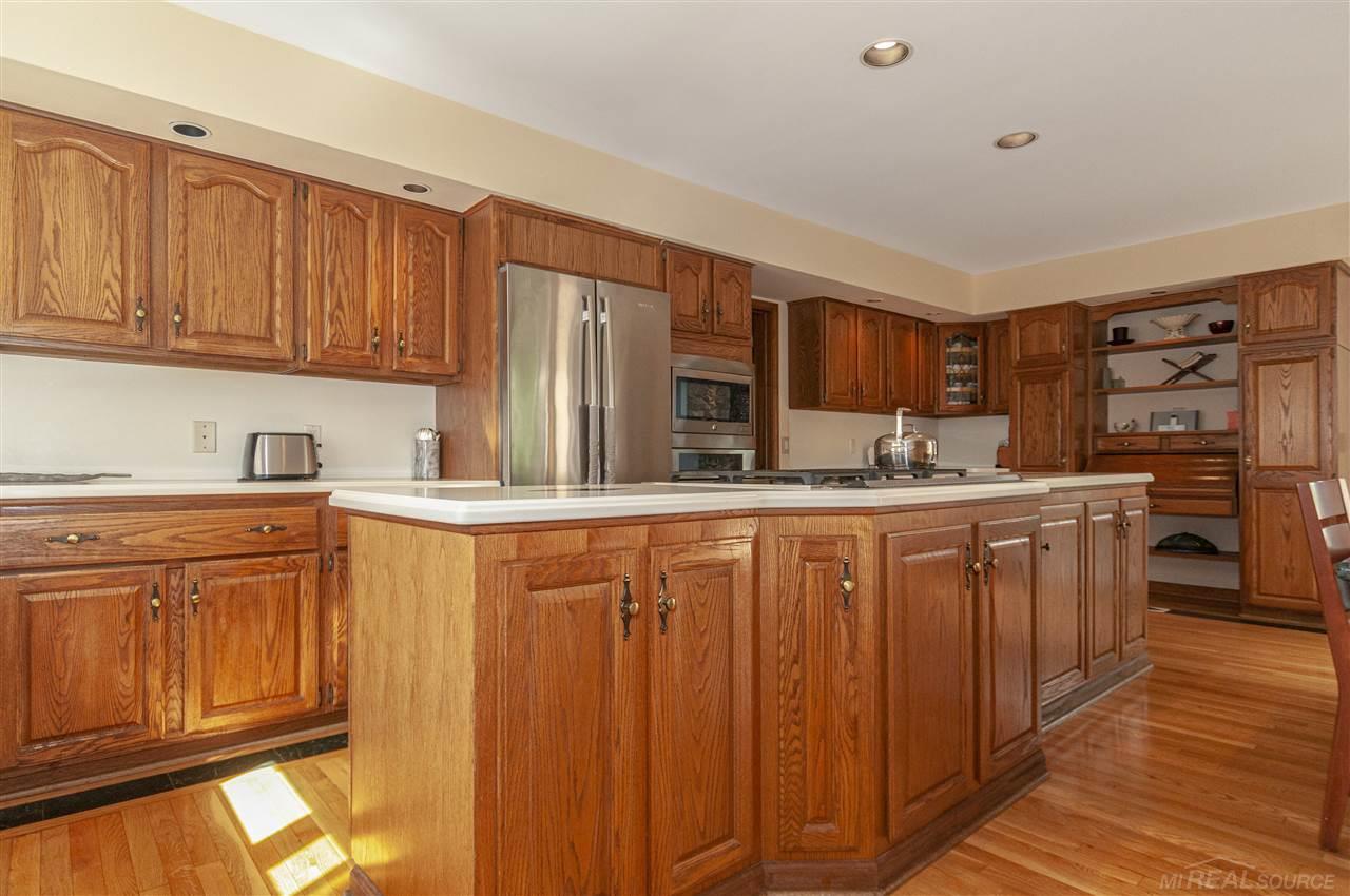 987 Lake Shore Road Grosse Pointe Shores, MI 48236 - Photo 21 of 54