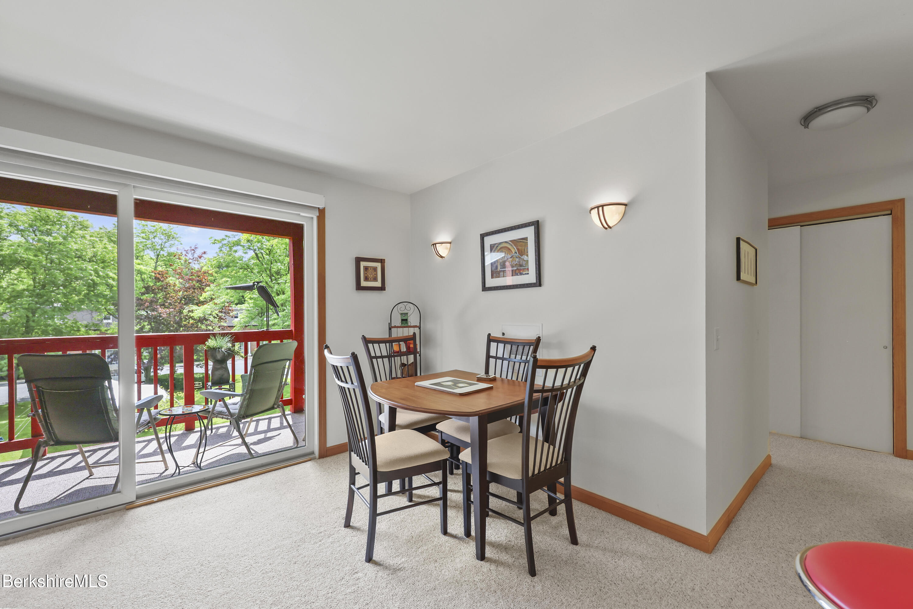 260 Pittsfield Road, Unit E6 Lenox, MA 01240 - Photo 9 of 36 50 Dining Room