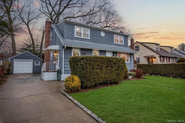 $749,000 | 133 Judith Lane, Valley Stream, NY 11580