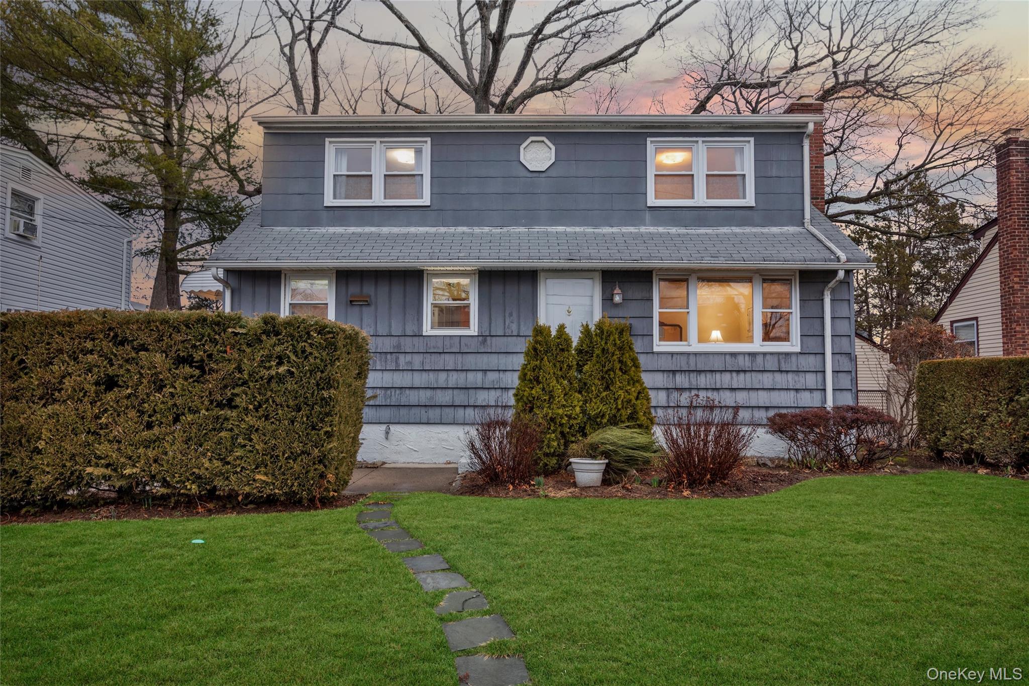 133 Judith Lane Valley Stream, NY 11580 - Photo 2 of 18