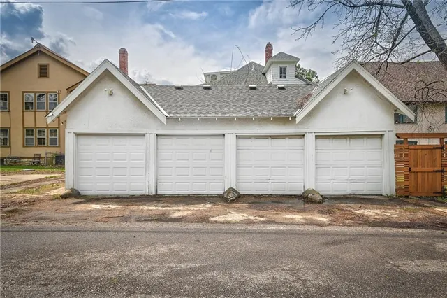 $630,000 | 5707 The Paseo, Kansas City, MO 64110