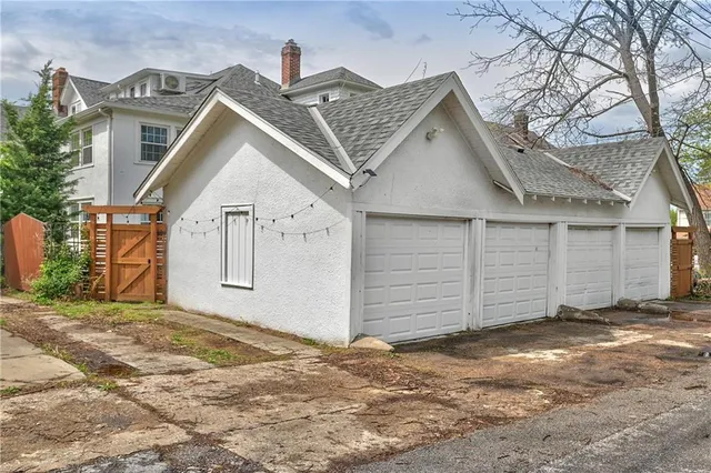 $630,000 | 5707 The Paseo, Kansas City, MO 64110