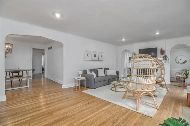 $630,000 | 5707 The Paseo, Kansas City, MO 64110