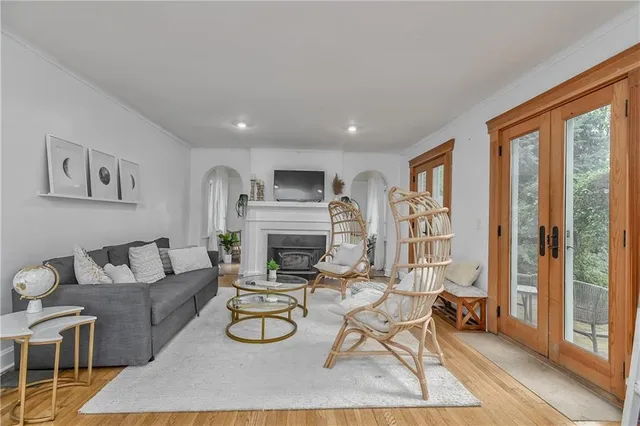 $630,000 | 5707 The Paseo, Kansas City, MO 64110