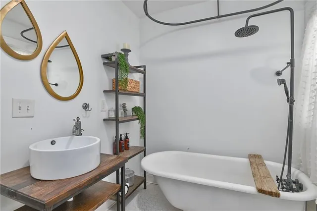 $630,000 | 5707 The Paseo, Kansas City, MO 64110