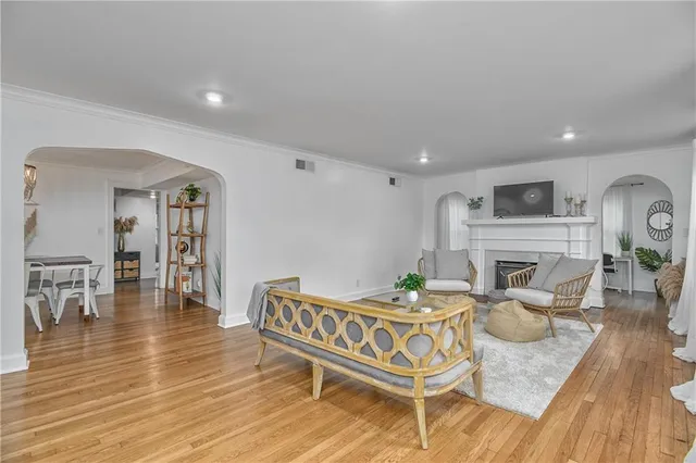 $630,000 | 5707 The Paseo, Kansas City, MO 64110