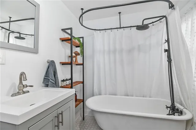 $630,000 | 5707 The Paseo, Kansas City, MO 64110