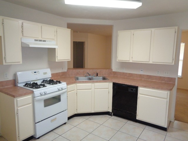 20107 Beechview Lane Katy, TX 77449 - Photo 3 of 21 20107 Beechview Lane - photos prior to tenant occupancy