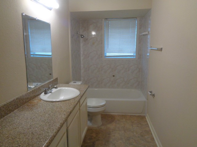 20107 Beechview Lane Katy, TX 77449 - Photo 10 of 21 9206 Mahoning Drive - photos prior to tenant occupancy