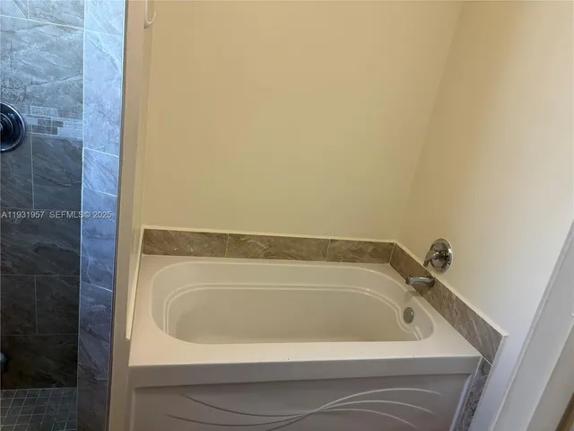 $1,600 | 244 Caribe Court, Greenacres, FL 33413