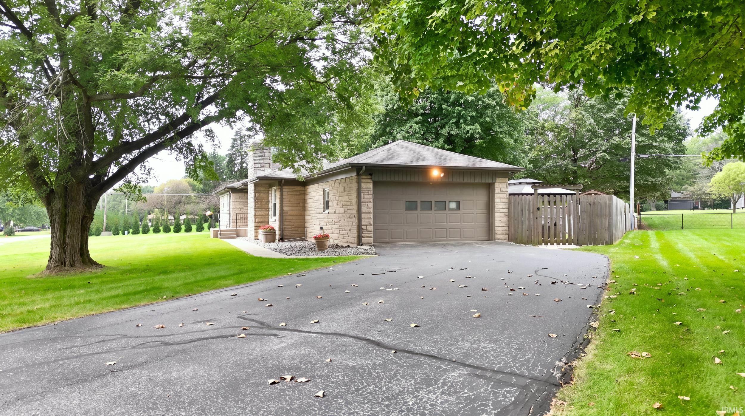 6226 East Hills Road Fort Wayne, IN 46804 - Photo 4 of 34 Gallery Image 4
