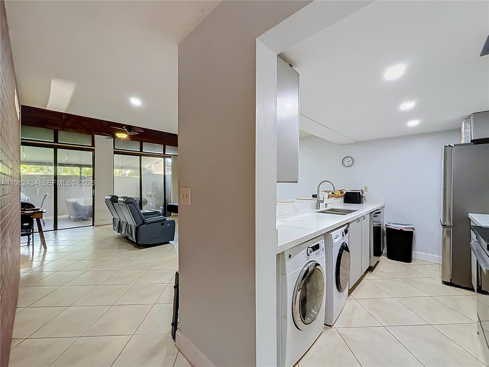 1110 West Fairway Road Pembroke Pines, FL 33026 - Photo 15 of 86