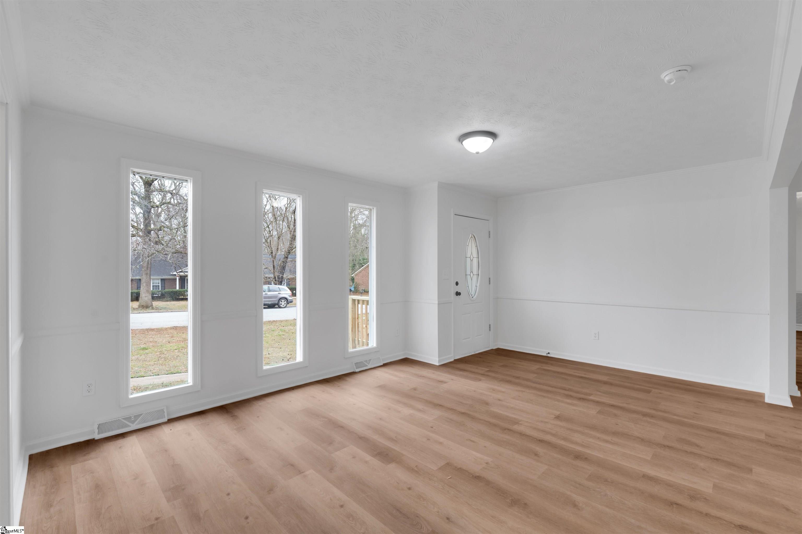 212 Barrett Drive Mauldin, SC 29662 - Photo 6 of 28