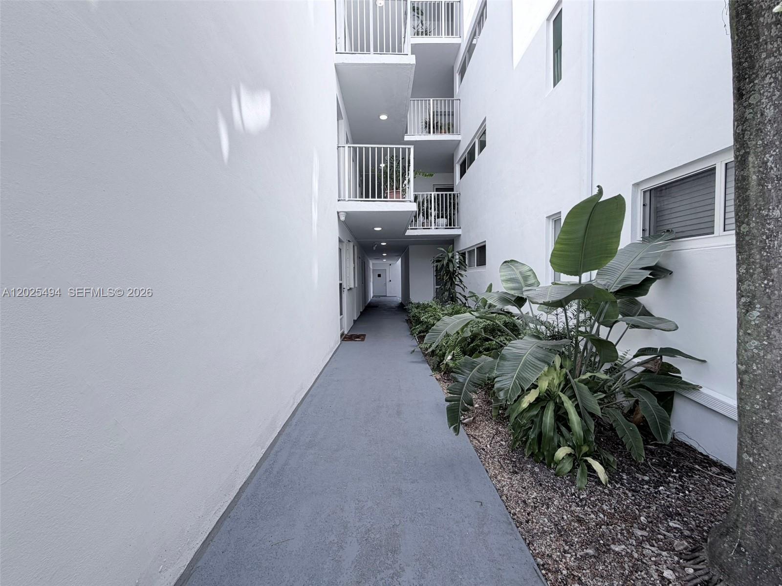 9159 Southwest 77th Avenue, Unit 112 Miami, FL 33156 - Photo 3 of 38