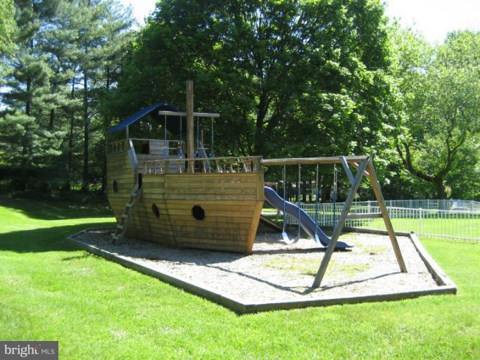 3240 Birchtree Lane Silver Spring, MD 20906 - Photo 17 of 19 a view of a house with a park