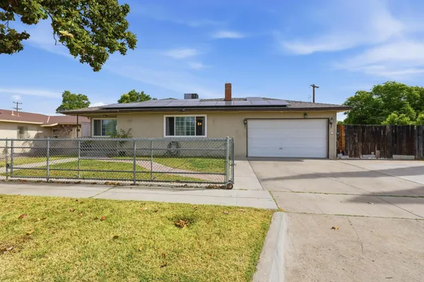 $360,000 | 4867 East Leisure Avenue, Fresno, CA 93727