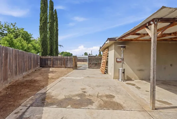 $360,000 | 4867 East Leisure Avenue, Fresno, CA 93727