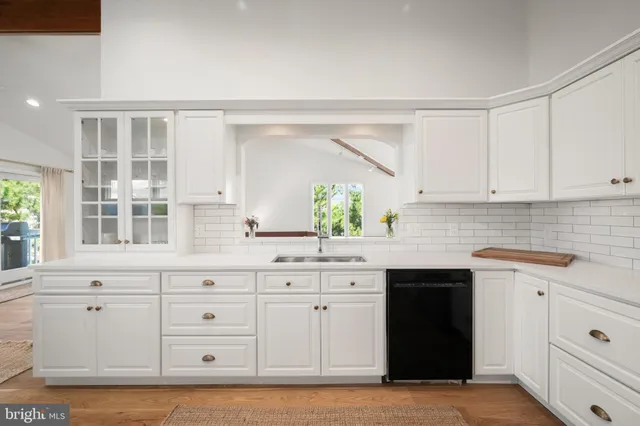 $1,799,000 | 5 West 4th Street, Barnegat Light, NJ 08006