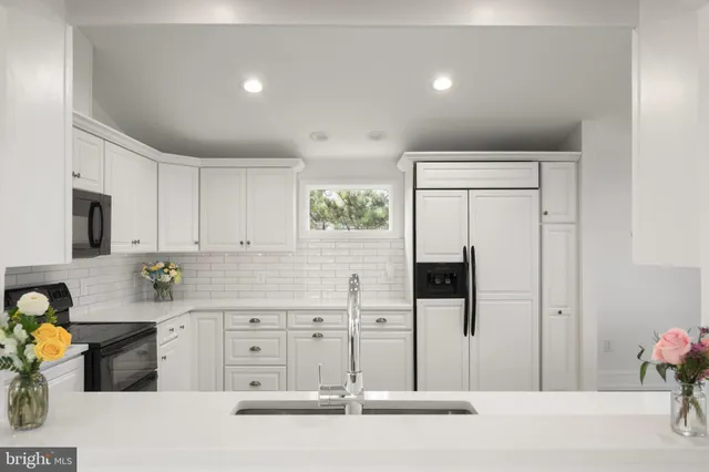 $1,799,000 | 5 West 4th Street, Barnegat Light, NJ 08006