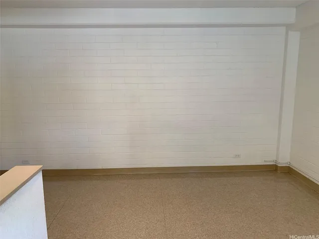 $1,300 | 2428 Koa Avenue, Unit 103, Honolulu, HI 96815