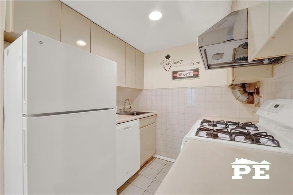 755 Narrows Road North, Unit 712 Staten Island, NY 10304 - Photo 11 of 25