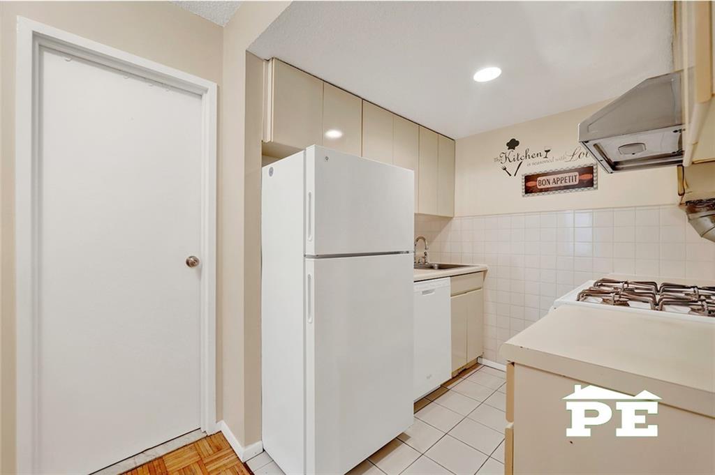 755 Narrows Road North, Unit 712 Staten Island, NY 10304 - Photo 15 of 25