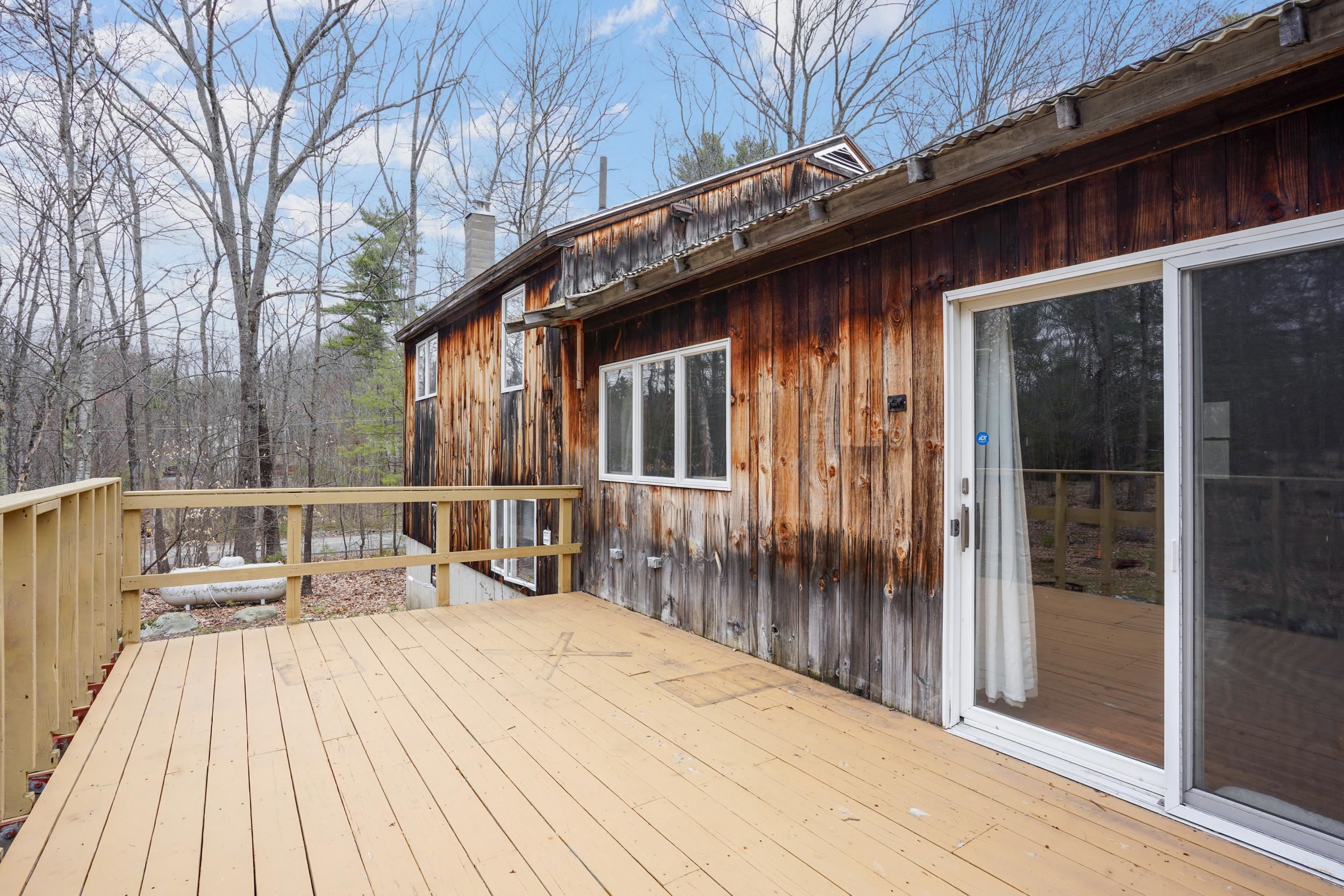 43 Snow Road Goffstown, NH 03045 - Photo 6 of 42 Gallery Image 6