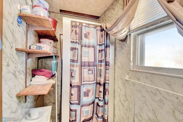 $146,000 | 405 2nd Street Northeast, Valley City, ND 58072