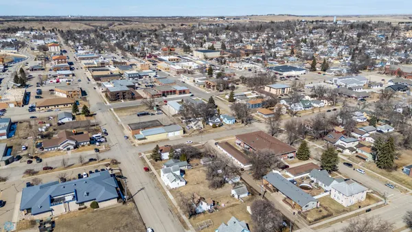 $146,000 | 405 2nd Street Northeast, Valley City, ND 58072