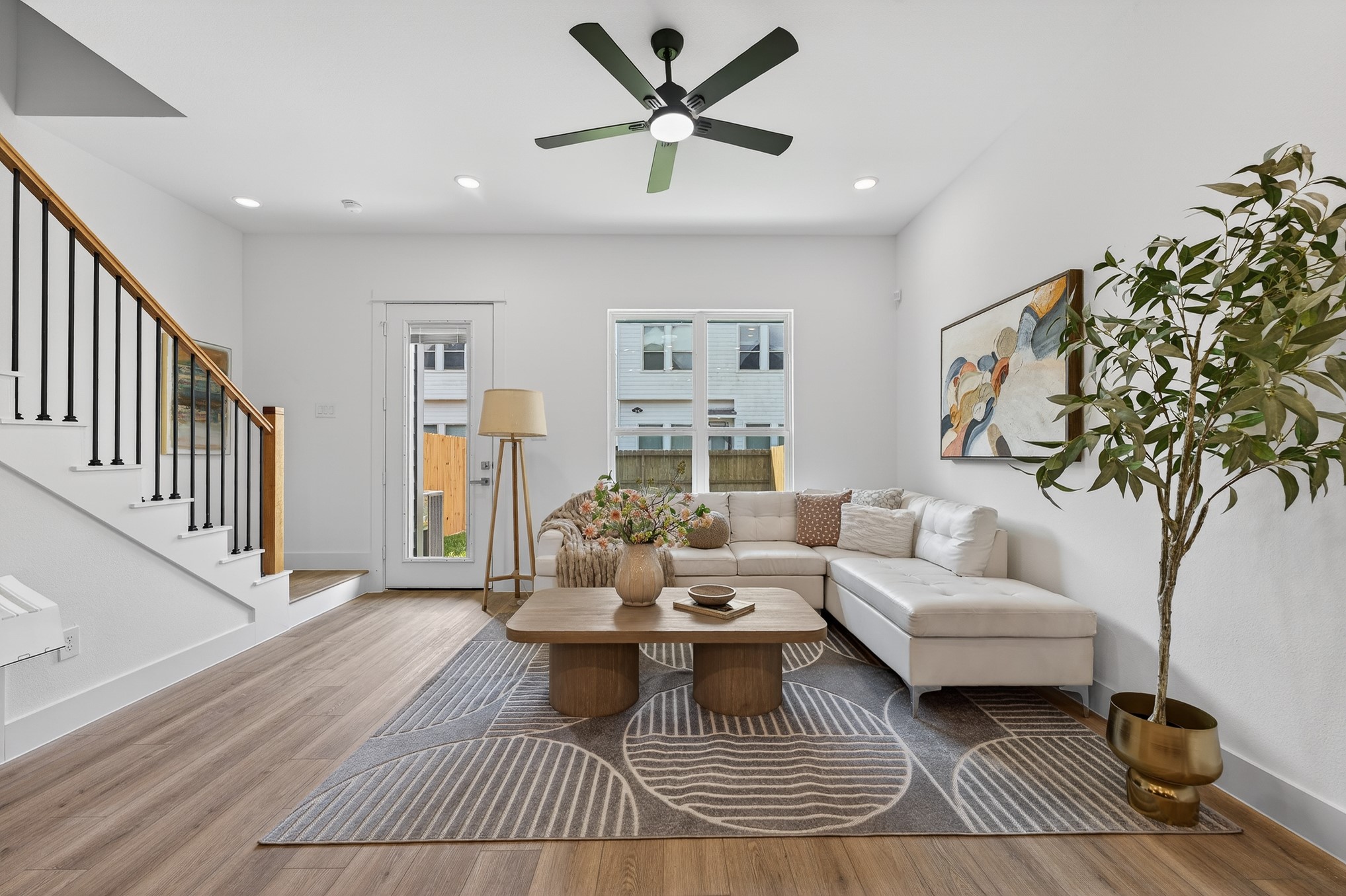 305 Marcella Street, Unit B Houston, TX 77091 - Photo 4 of 45