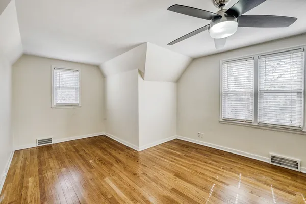 $2,800 | 626 North Hough Street, Barrington, IL 60010