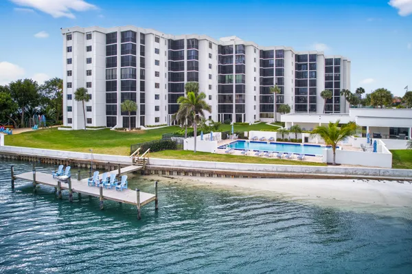 $1,150,000 | 19800 Sandpointe Bay Drive, Unit 607, Tequesta, FL 33469