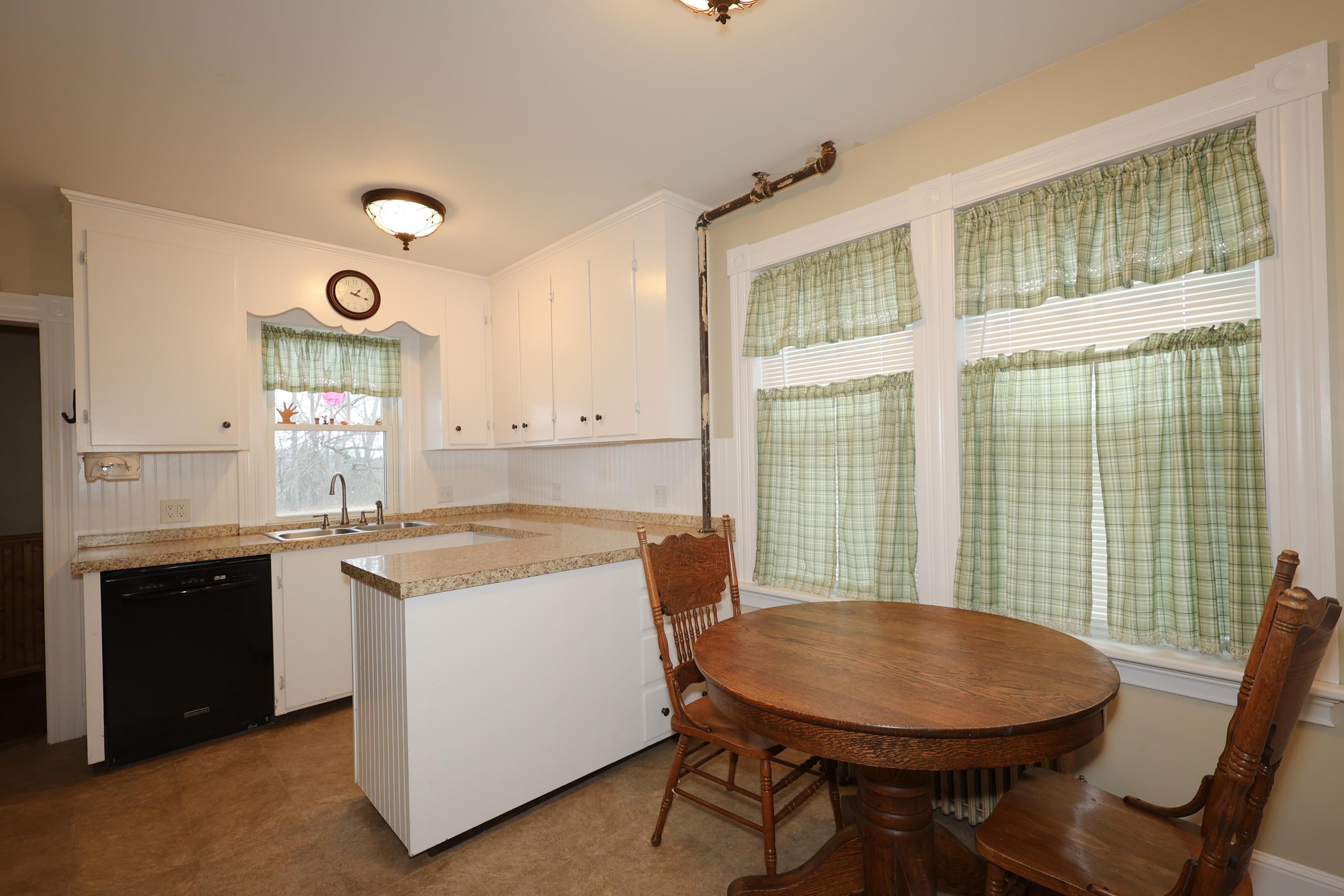 33 Railroad Avenue Rochester, NH 03839 - Photo 14 of 35 Gallery Image 14