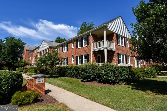 $319,000 | 6608 Potomac Avenue, Unit B2, Alexandria, VA 22307
