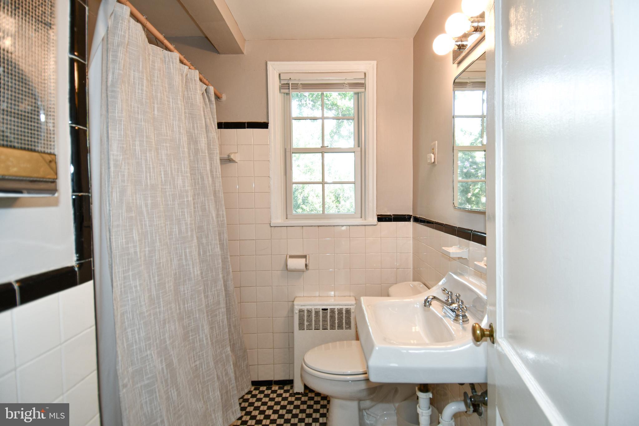 6608 Potomac Avenue, Unit B2 Alexandria, VA 22307 - Photo 16 of 34