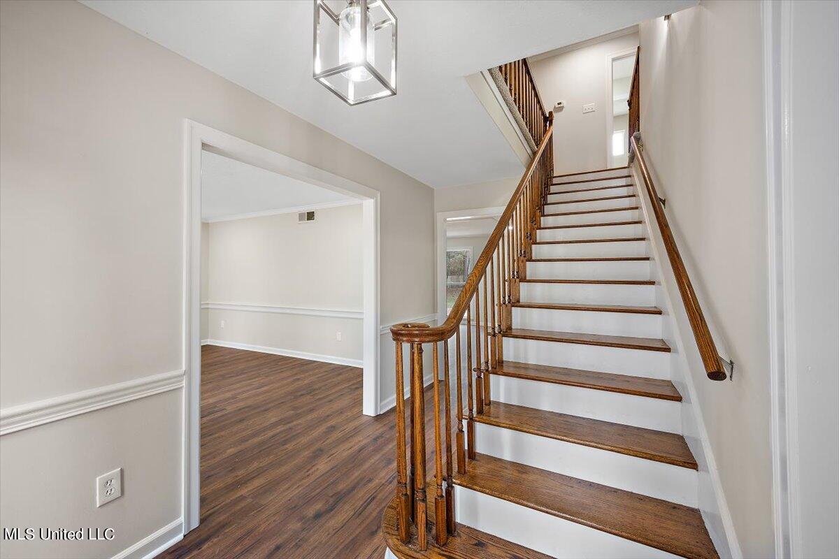 5460 Briarfield Road Jackson, MS 39211 - Photo 3 of 35 06-HTP_0409