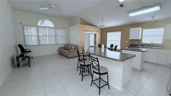 $2,400 | 10216 Oasis Palm Drive, Tampa, FL 33615
