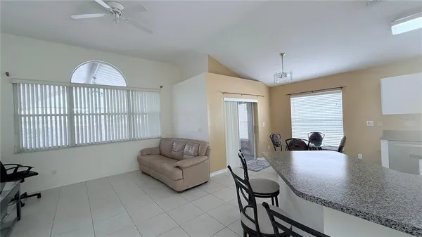 $2,400 | 10216 Oasis Palm Drive, Tampa, FL 33615