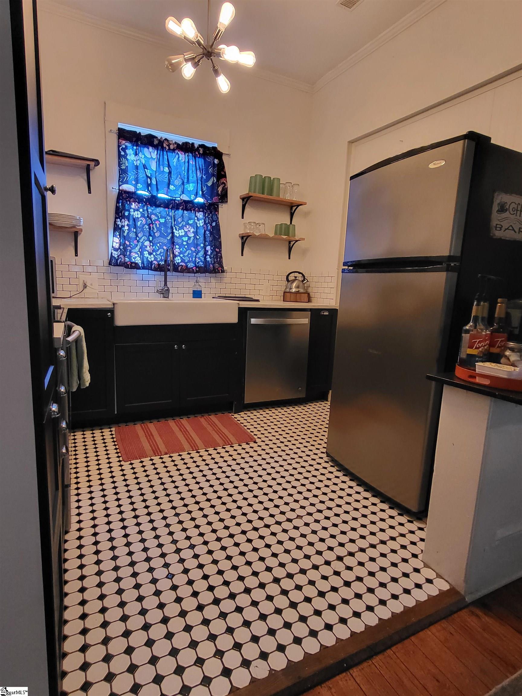 210 East Fairview Avenue Greer, SC 29651 - Photo 12 of 30