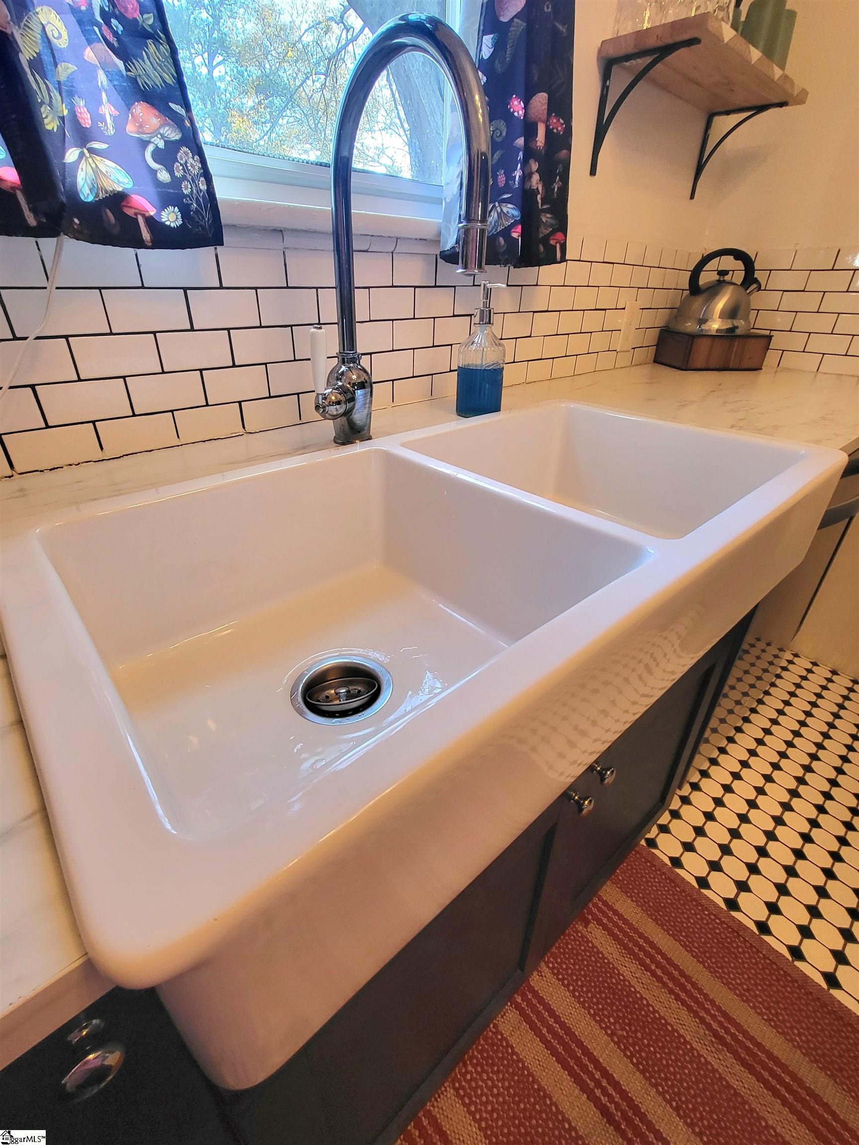 210 East Fairview Avenue Greer, SC 29651 - Photo 13 of 30